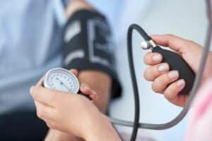Wie funktioniert ein Blutdruckmessgerät?
